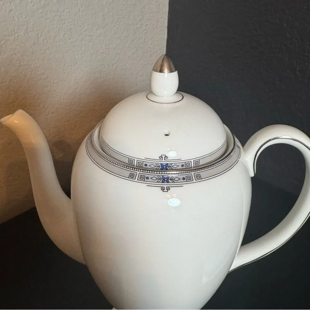 Vintage Wedgwood Coffee Pot Amherst Pattern White with Platinum Trim